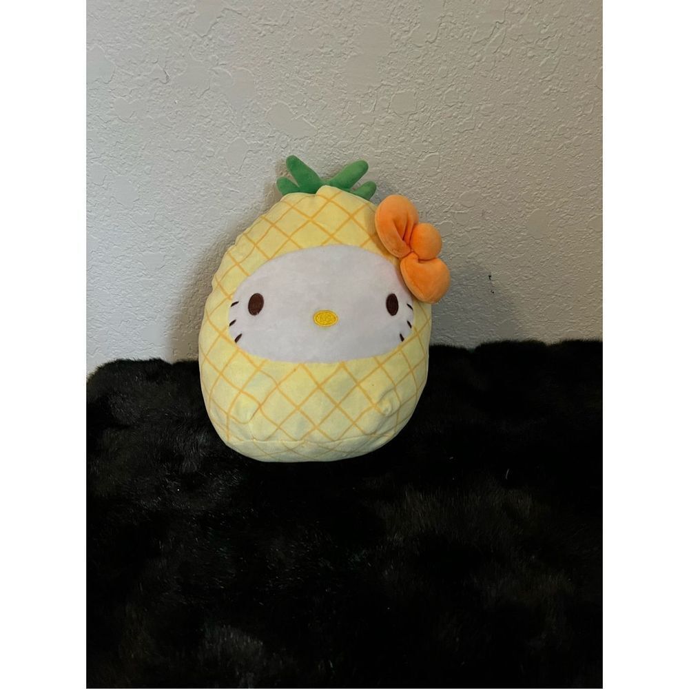 Squishmallow Hello Kitty Pineapple